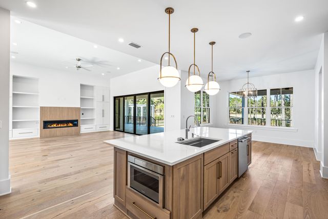 438 Regatta Bay Boulevard, Destin, FL 32541