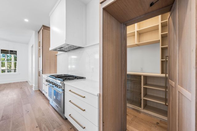 438 Regatta Bay Boulevard, Destin, FL 32541