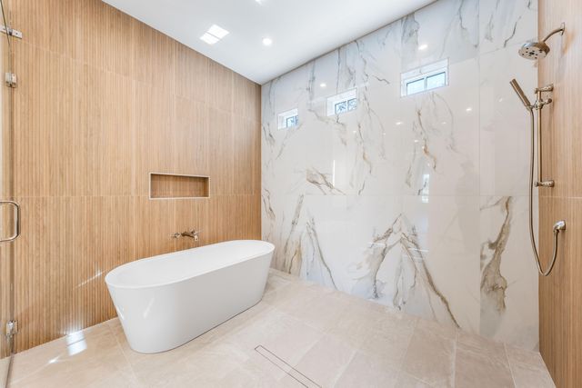 438 Regatta Bay Boulevard, Destin, FL 32541