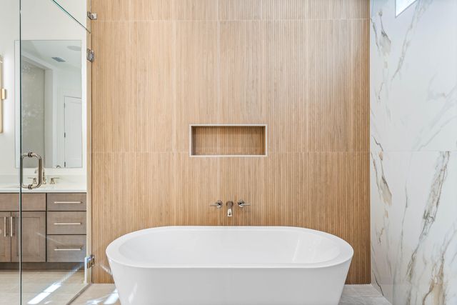 438 Regatta Bay Boulevard, Destin, FL 32541