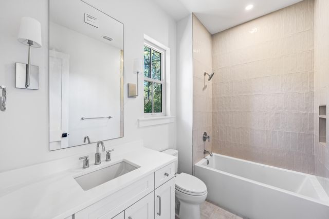 438 Regatta Bay Boulevard, Destin, FL 32541