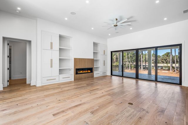 438 Regatta Bay Boulevard, Destin, FL 32541