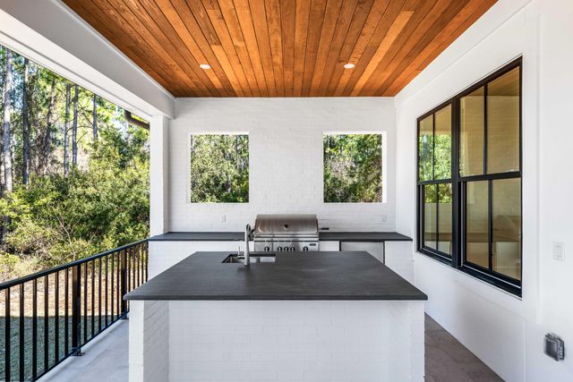 438 Regatta Bay Boulevard, Destin, FL 32541