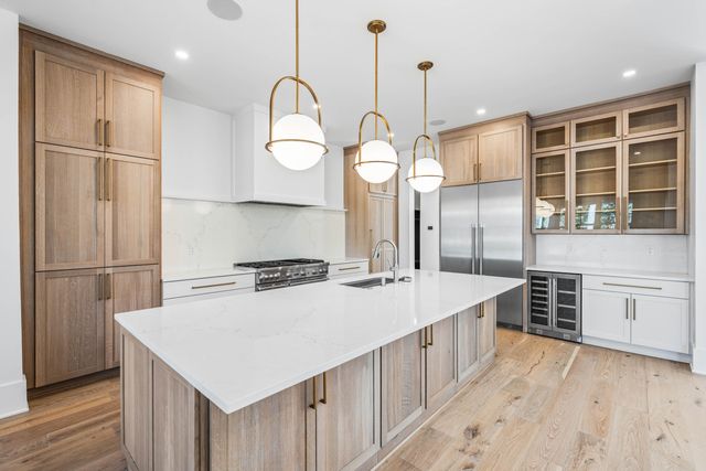 438 Regatta Bay Boulevard, Destin, FL 32541