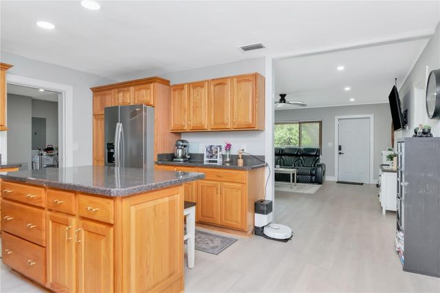 204 7TH AVENUE NW, Ruskin, FL 33570