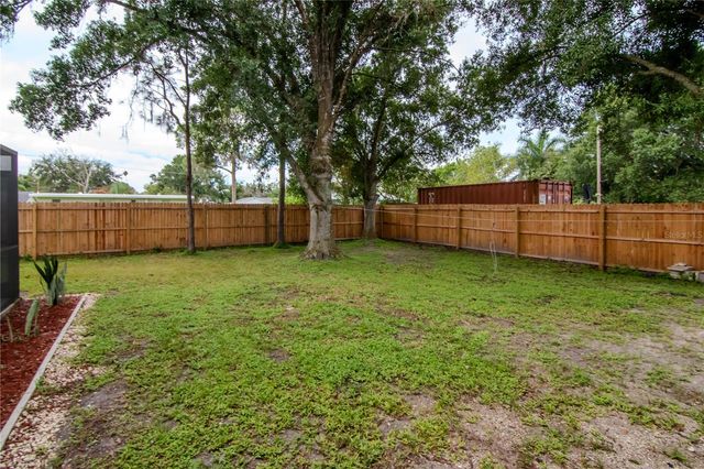 204 7TH AVENUE NW, Ruskin, FL 33570