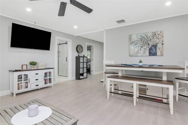 204 7TH AVENUE NW, Ruskin, FL 33570