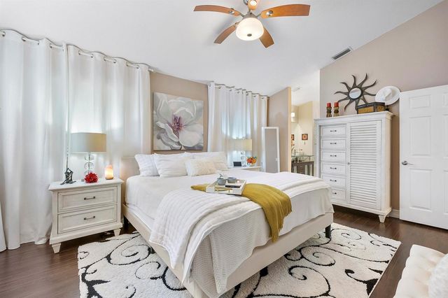 11377 Lakeview Drive, Coral Springs, FL 33071