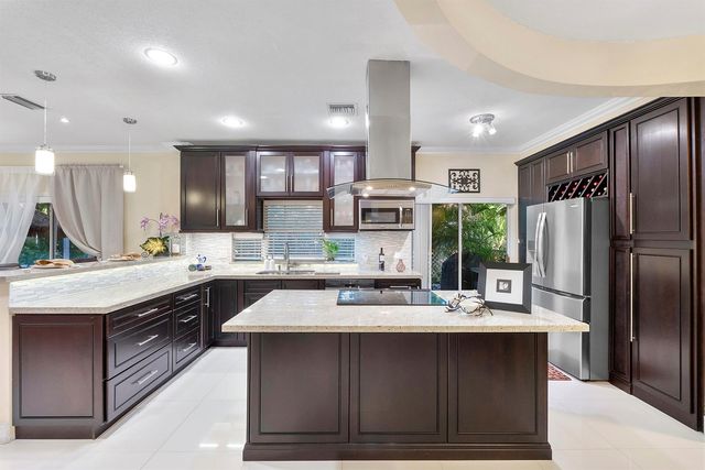 11377 Lakeview Drive, Coral Springs, FL 33071