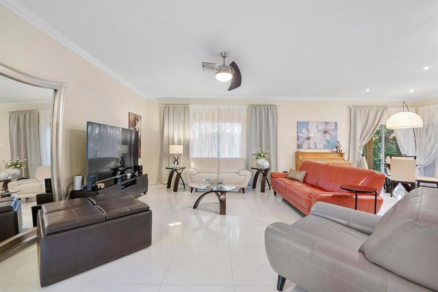 11377 Lakeview Drive, Coral Springs, FL 33071