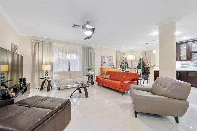 11377 Lakeview Drive, Coral Springs, FL 33071