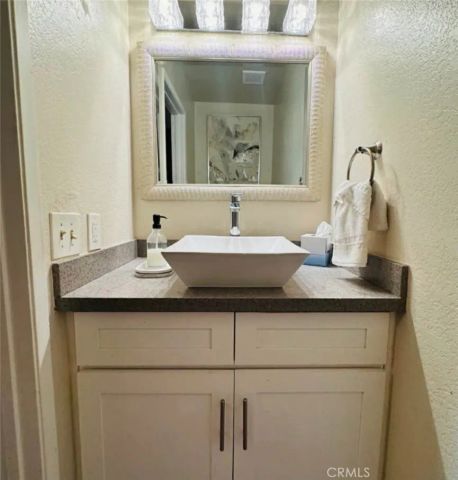 44617 La Paz, Temecula, CA 92592