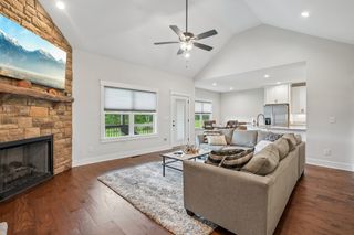 1036 Hayshed Rd, Dickson, TN 37055