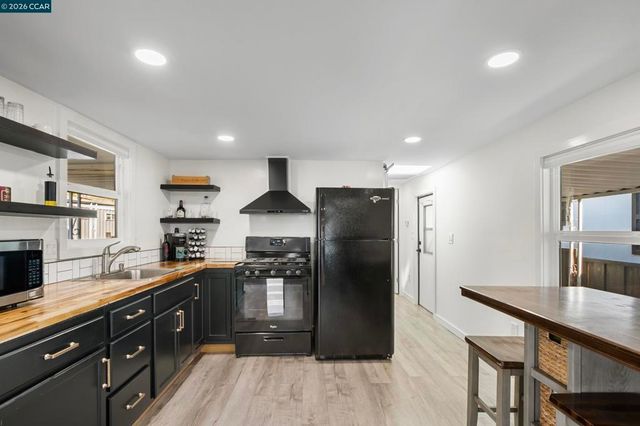 32 Galloway Dr., Concord, CA 94518