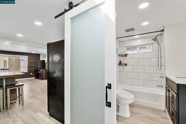 32 Galloway Dr., Concord, CA 94518