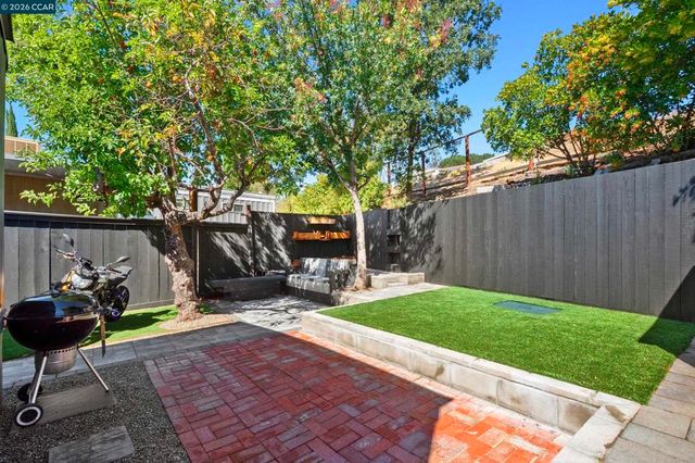 32 Galloway Dr., Concord, CA 94518