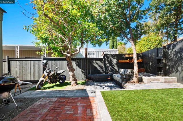 32 Galloway Dr., Concord, CA 94518