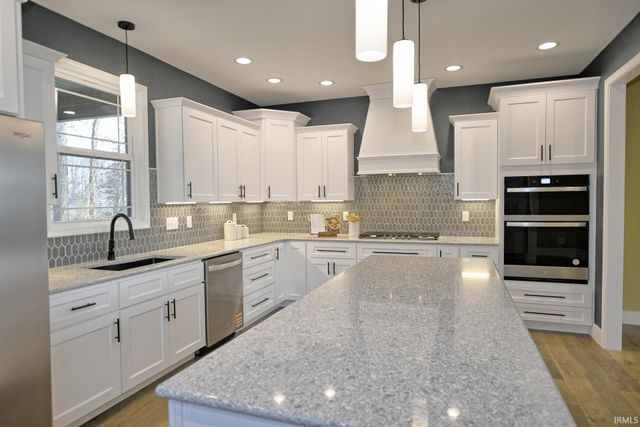 10143 Gallop Way, Evansville, IN 47725