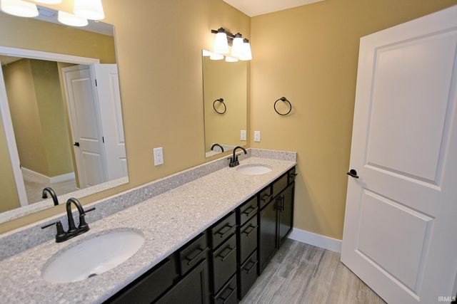 10143 Gallop Way, Evansville, IN 47725