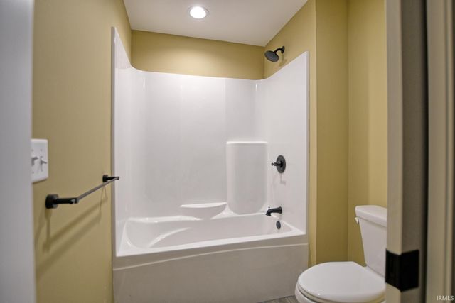 10143 Gallop Way, Evansville, IN 47725