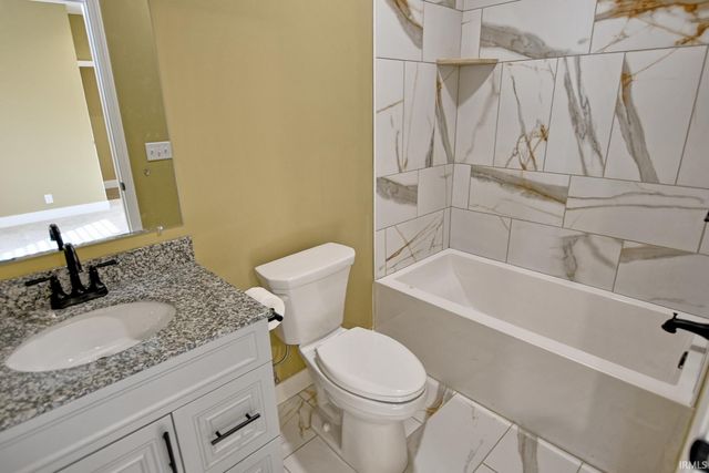 10143 Gallop Way, Evansville, IN 47725