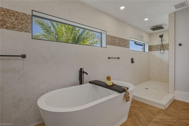 191 Leeward CT, Marco Island, FL 34145