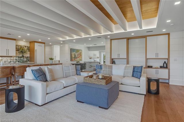 191 Leeward CT, Marco Island, FL 34145