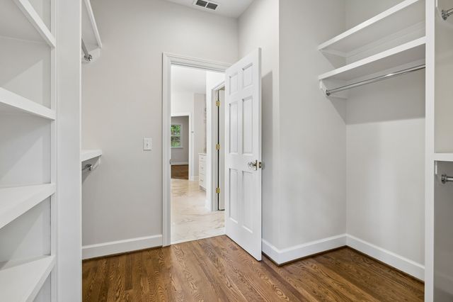 6004 Hillsboro Pike, Nashville, TN 37215