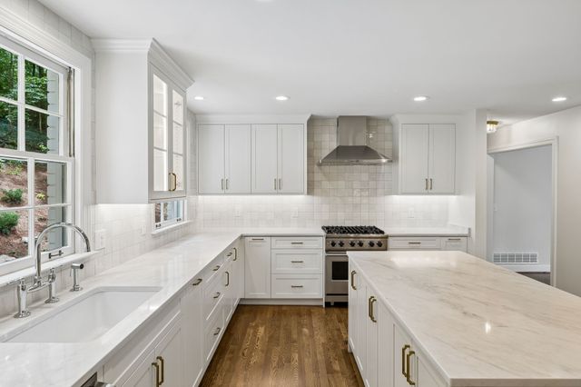 6004 Hillsboro Pike, Nashville, TN 37215
