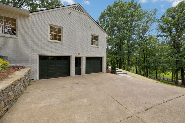 6004 Hillsboro Pike, Nashville, TN 37215