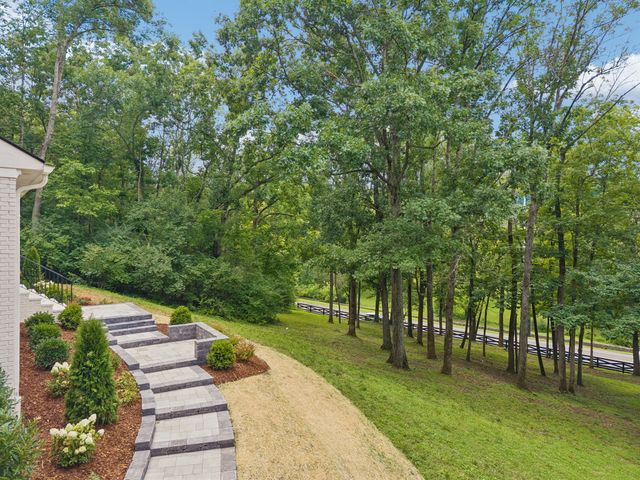 6004 Hillsboro Pike, Nashville, TN 37215
