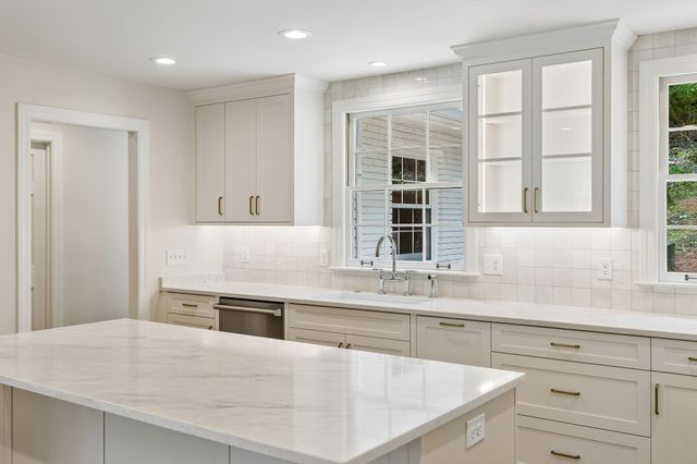 6004 Hillsboro Pike, Nashville, TN 37215