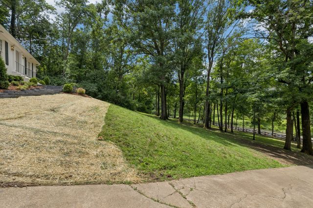 6004 Hillsboro Pike, Nashville, TN 37215