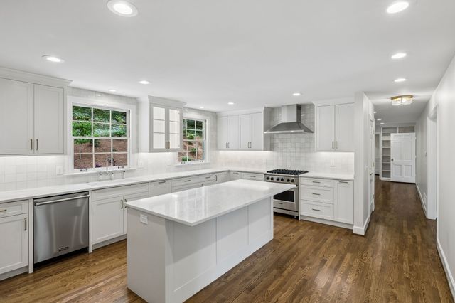 6004 Hillsboro Pike, Nashville, TN 37215