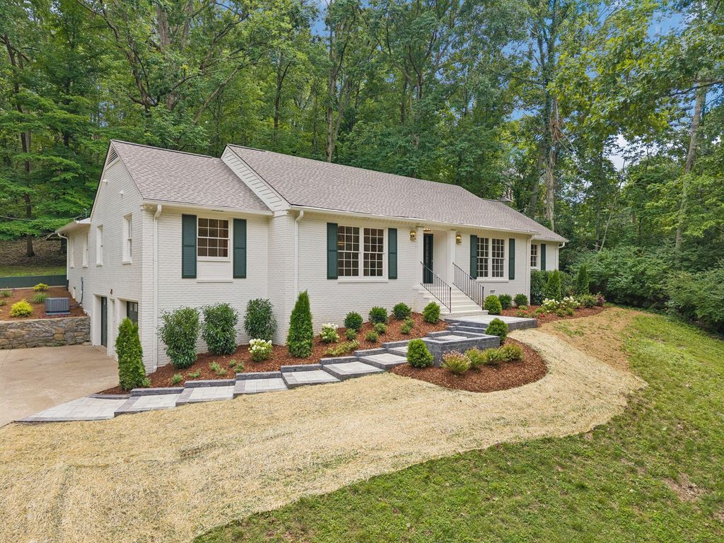 6004 Hillsboro Pike, Nashville, TN 37215