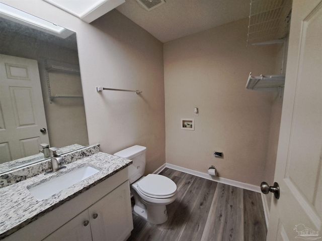 2301 Michigan Ave 21, Pensacola, FL 32526