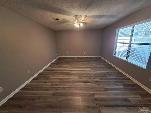 2301 Michigan Ave 21, Pensacola, FL 32526