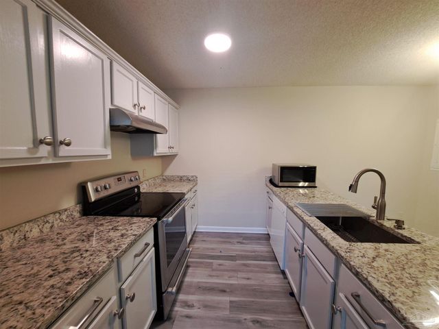 2301 Michigan Ave 21, Pensacola, FL 32526