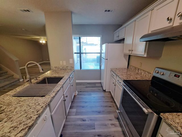 2301 Michigan Ave 21, Pensacola, FL 32526