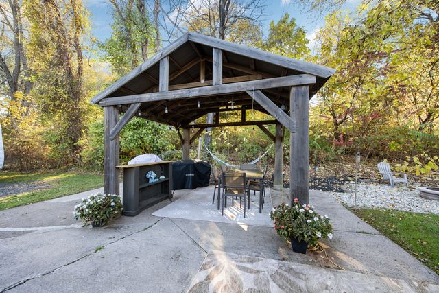 59 Willow Bee Lane, Middletown, CT 06457