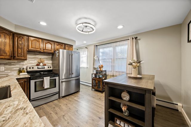 59 Willow Bee Lane, Middletown, CT 06457