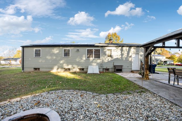 59 Willow Bee Lane, Middletown, CT 06457