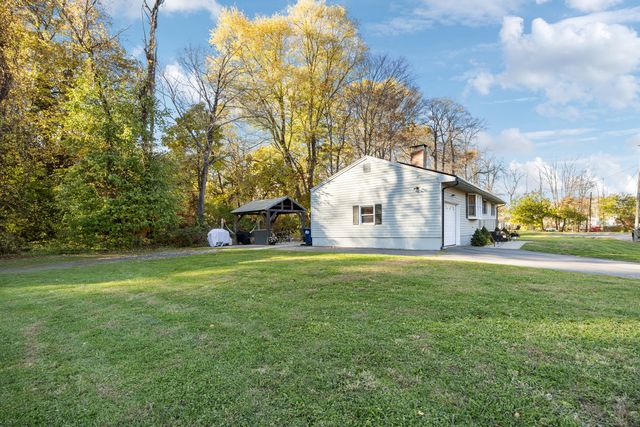 59 Willow Bee Lane, Middletown, CT 06457