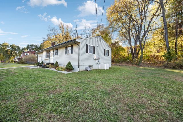 59 Willow Bee Lane, Middletown, CT 06457