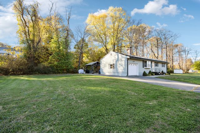 59 Willow Bee Lane, Middletown, CT 06457