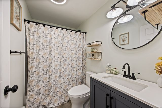 59 Willow Bee Lane, Middletown, CT 06457