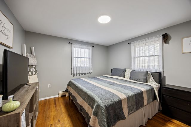 59 Willow Bee Lane, Middletown, CT 06457