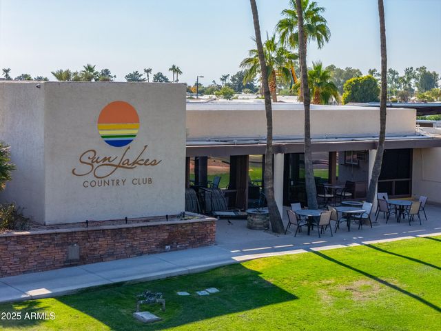 25210 S Wyoming Avenue, Sun Lakes, AZ 85248