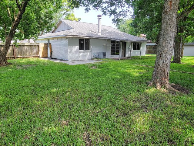 14122 Country Manor Drive, Sugar Land, TX 77498