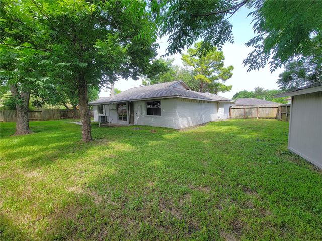 14122 Country Manor Drive, Sugar Land, TX 77498